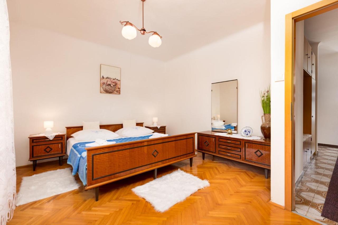 Apartman Tena Punat Exterior foto