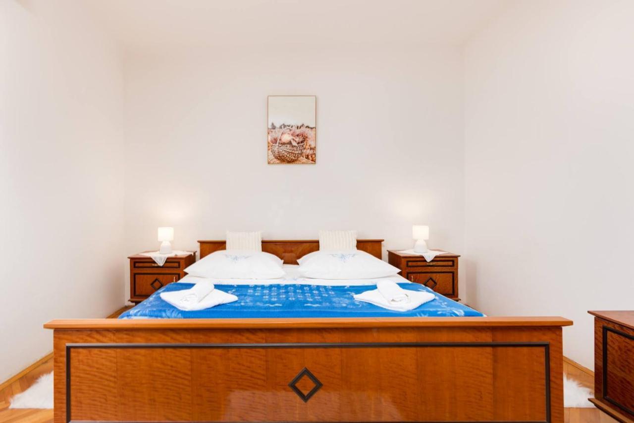 Apartman Tena Punat Exterior foto