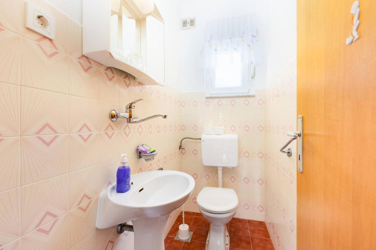 Apartman Tena Punat Exterior foto